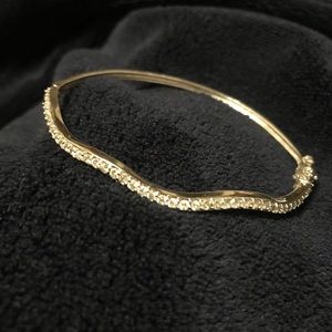 Diamond curve bangle